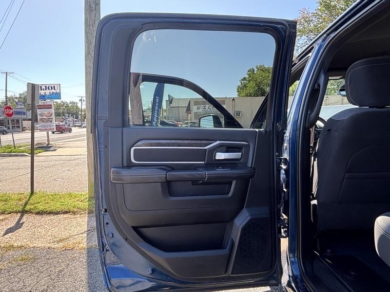 RAM 3500 Big Horn Crew Cab 4WD LWB 2024