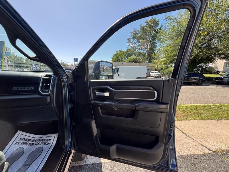 RAM 3500 Big Horn Crew Cab 4WD LWB 2024