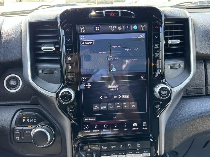 RAM 3500 Big Horn Crew Cab 4WD LWB 2024