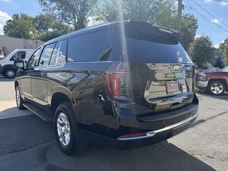Chevrolet Suburban 1500 LT 4D SUV 4WD 2025