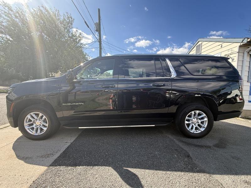 Chevrolet Suburban 1500 LT 4D SUV 4WD 2025