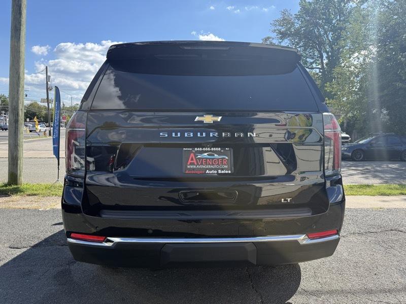 Chevrolet Suburban 1500 LT 4D SUV 4WD 2025