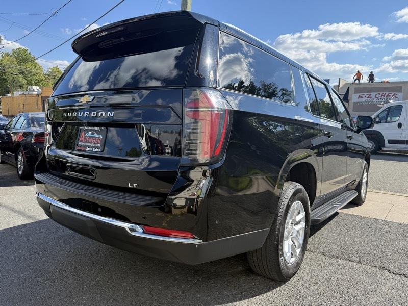 Chevrolet Suburban 1500 LT 4D SUV 4WD 2025