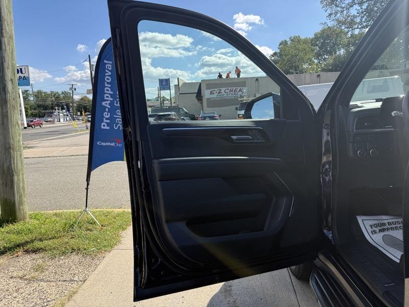 Chevrolet Suburban 1500 LT 4D SUV 4WD 2025
