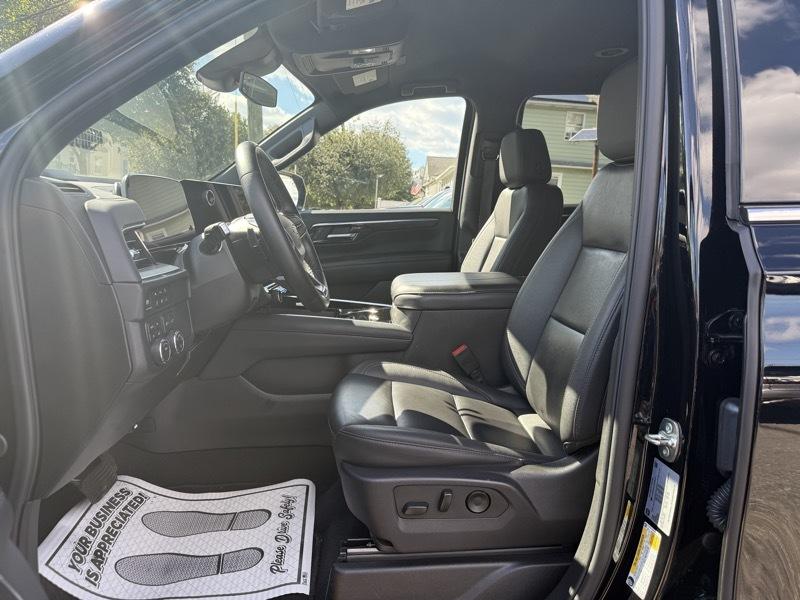 Chevrolet Suburban 1500 LT 4D SUV 4WD 2025