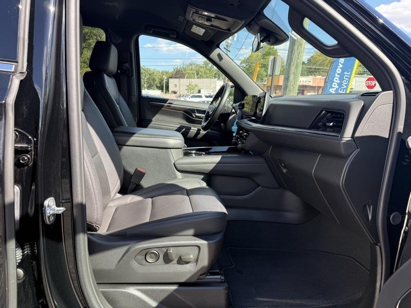 Chevrolet Suburban 1500 LT 4D SUV 4WD 2025