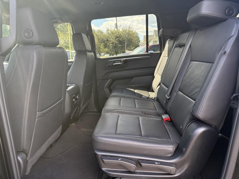 Chevrolet Suburban 1500 LT 4D SUV 4WD 2025