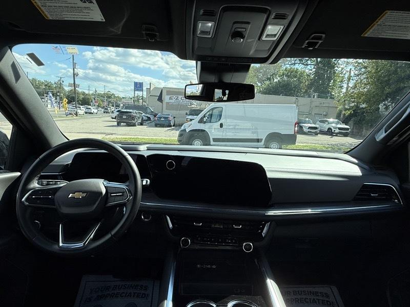 Chevrolet Suburban 1500 LT 4D SUV 4WD 2025