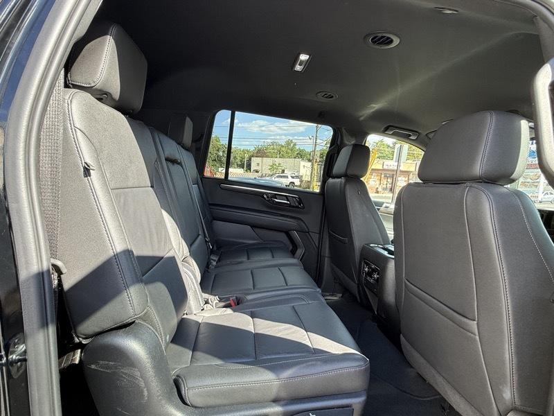 Chevrolet Suburban 1500 LT 4D SUV 4WD 2025