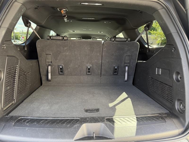 Chevrolet Suburban 1500 LT 4D SUV 4WD 2025