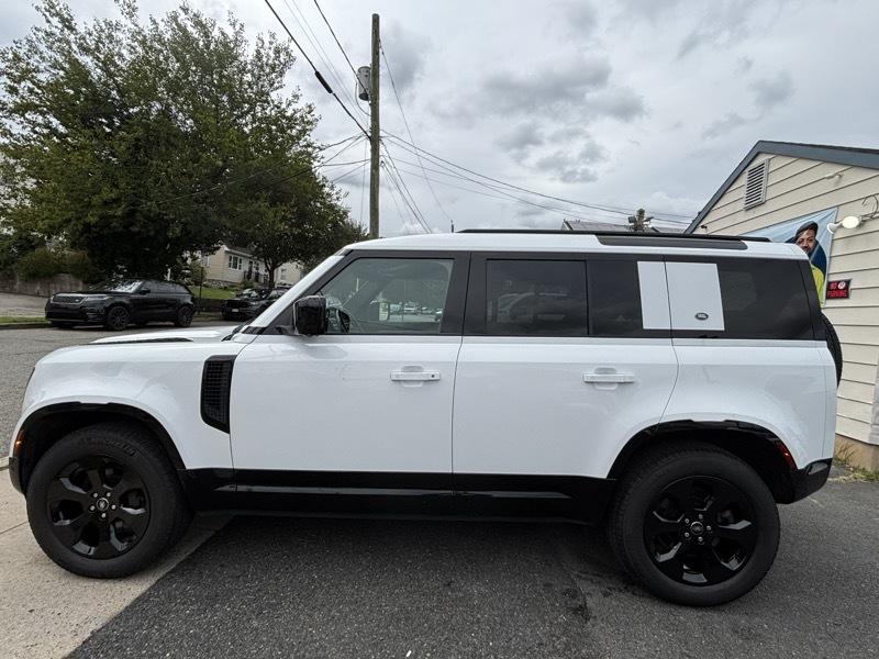Land Rover Defender 110  2022
