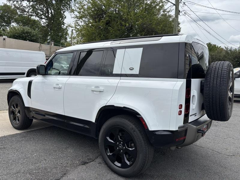 Land Rover Defender 110  2022