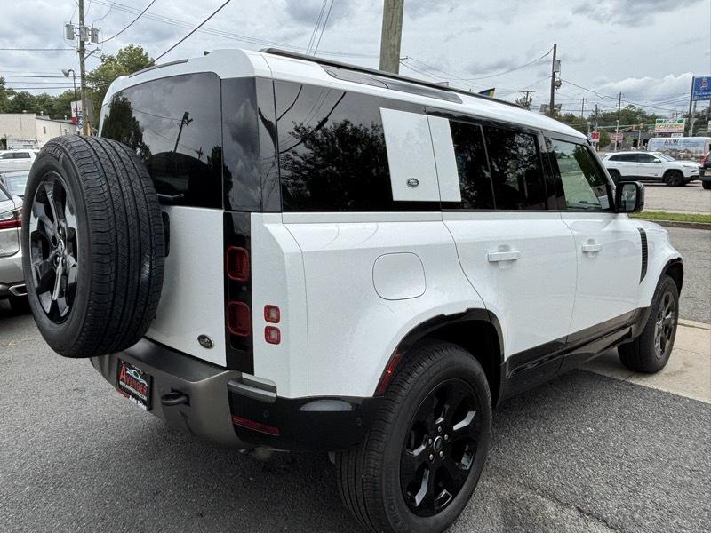 Land Rover Defender 110  2022