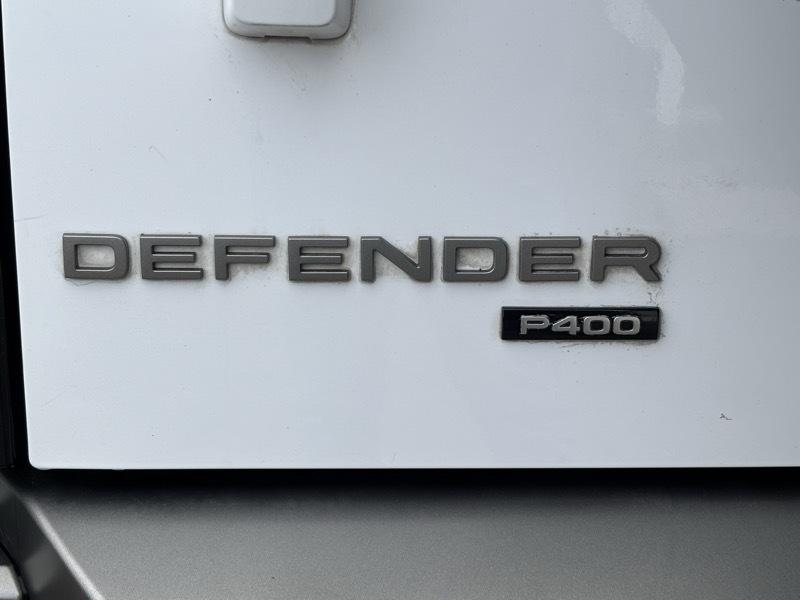 Land Rover Defender 110  2022