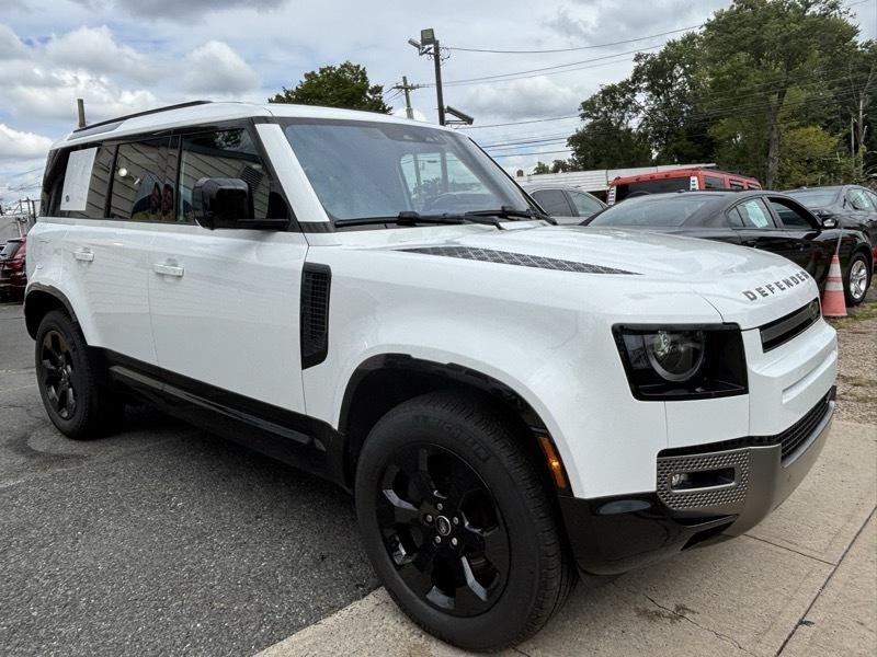 Land Rover Defender 110  2022