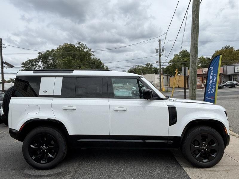 Land Rover Defender 110  2022