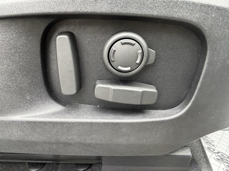 Land Rover Defender 110  2022
