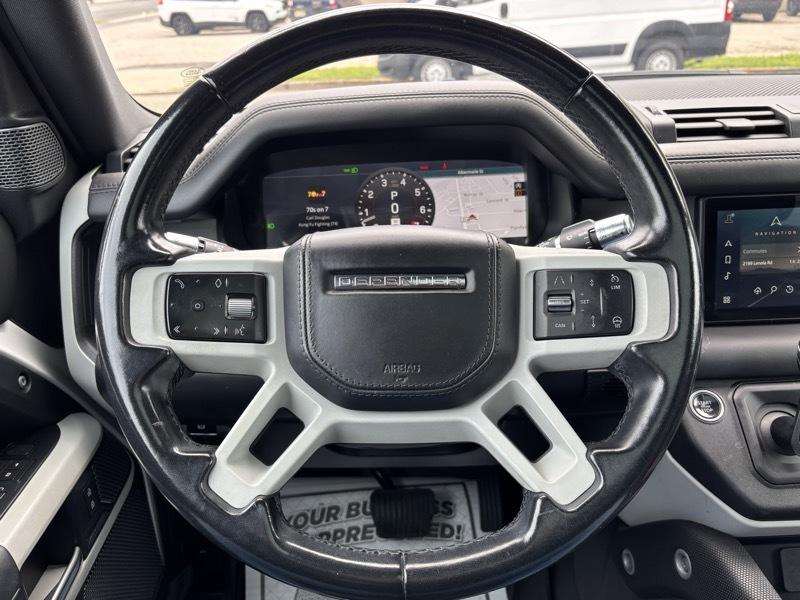 Land Rover Defender 110  2022
