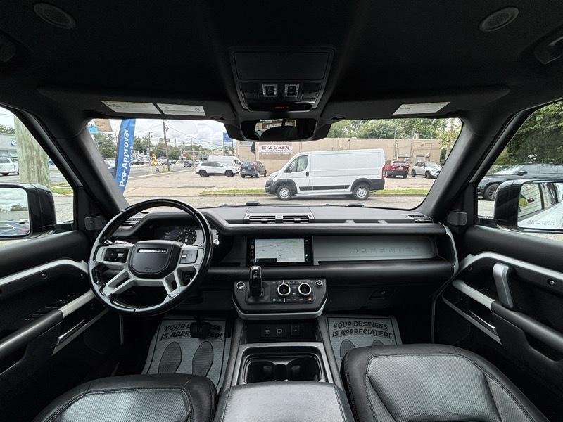 Land Rover Defender 110  2022