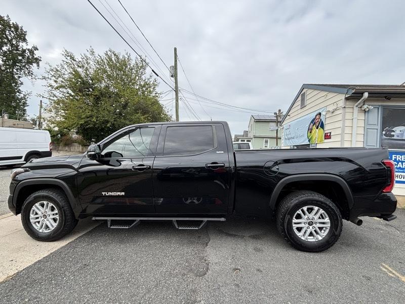 Toyota Tundra SR5 CrewMax 4WD Long Bed 2023