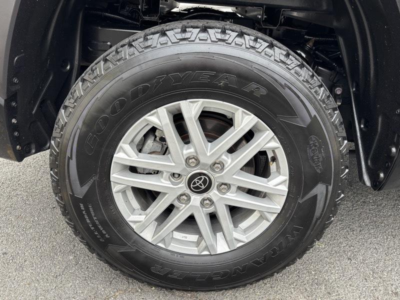 Toyota Tundra SR5 CrewMax 4WD Long Bed 2023