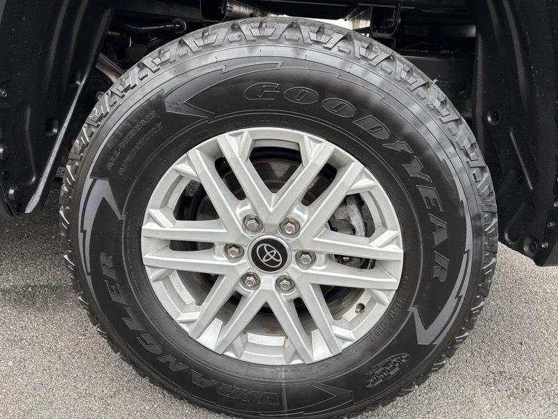 Toyota Tundra SR5 CrewMax 4WD Long Bed 2023