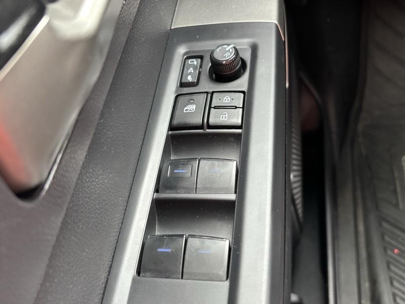 Toyota Tundra SR5 CrewMax 4WD Long Bed 2023