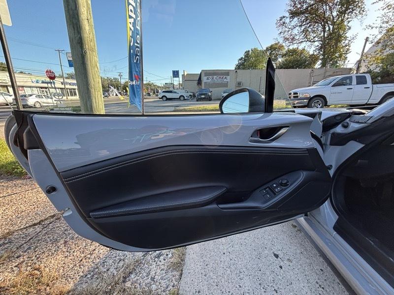 Mazda MX-5 Miata RF  2025
