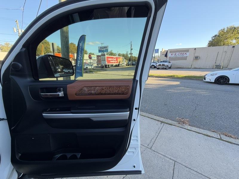 Toyota Tundra 1794 Edition Crew Max 4WD 2016