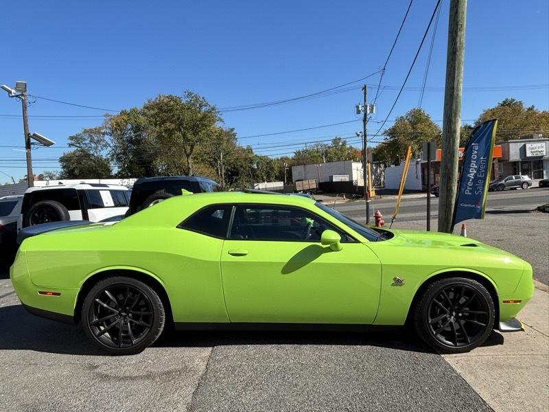 Dodge Challenger  2023