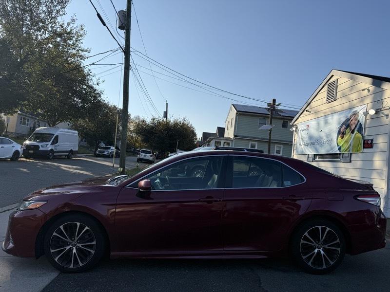 Toyota Camry SE 2018