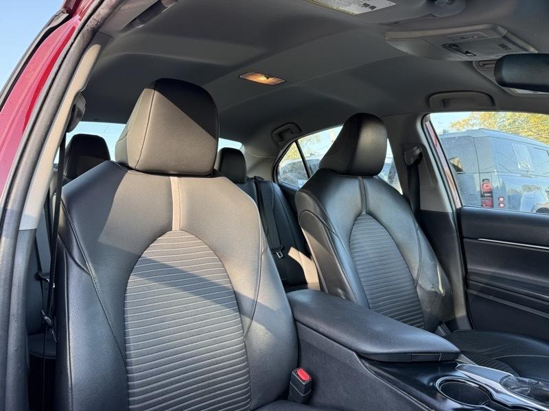 Toyota Camry SE 2018