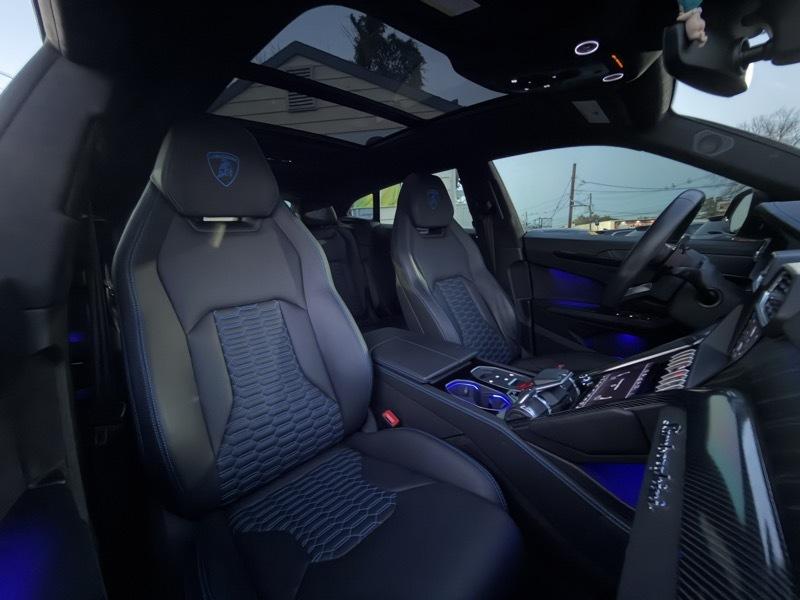 Lamborghini Urus  2019
