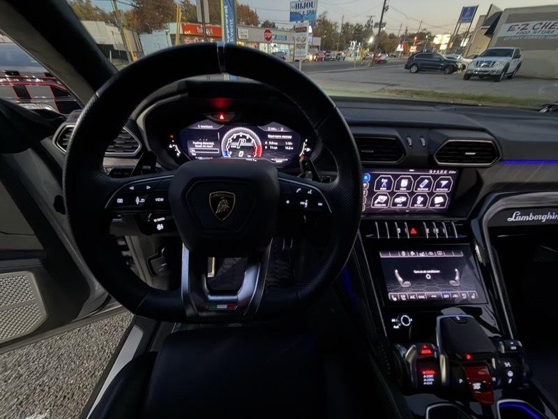 Lamborghini Urus  2019