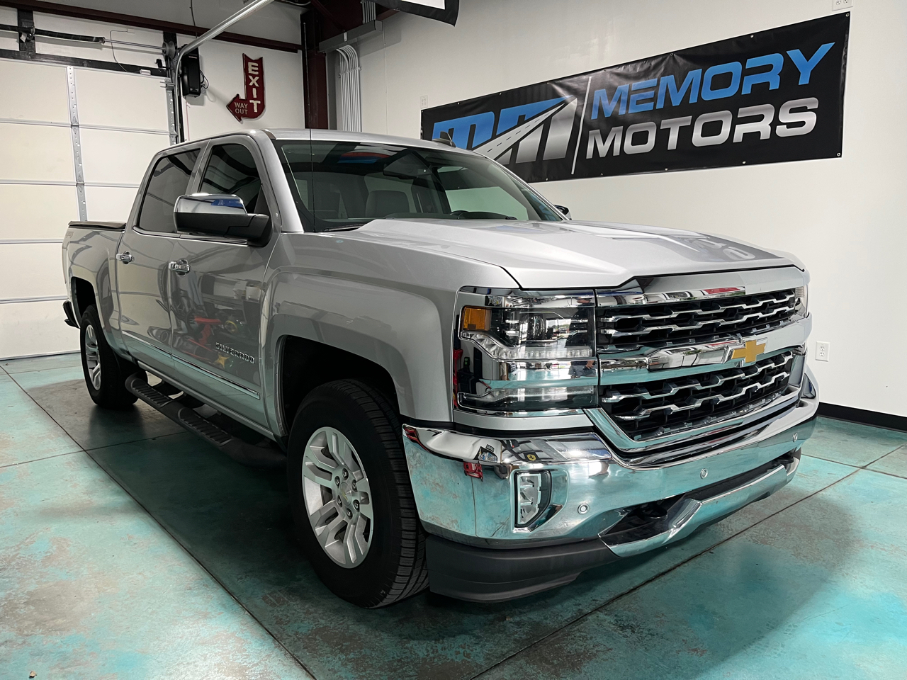 Used 2018 Chevrolet Silverado 1500 4WD Crew Cab 143.5" LTZ w/1LZ for Sale in Gallatin TN 37066