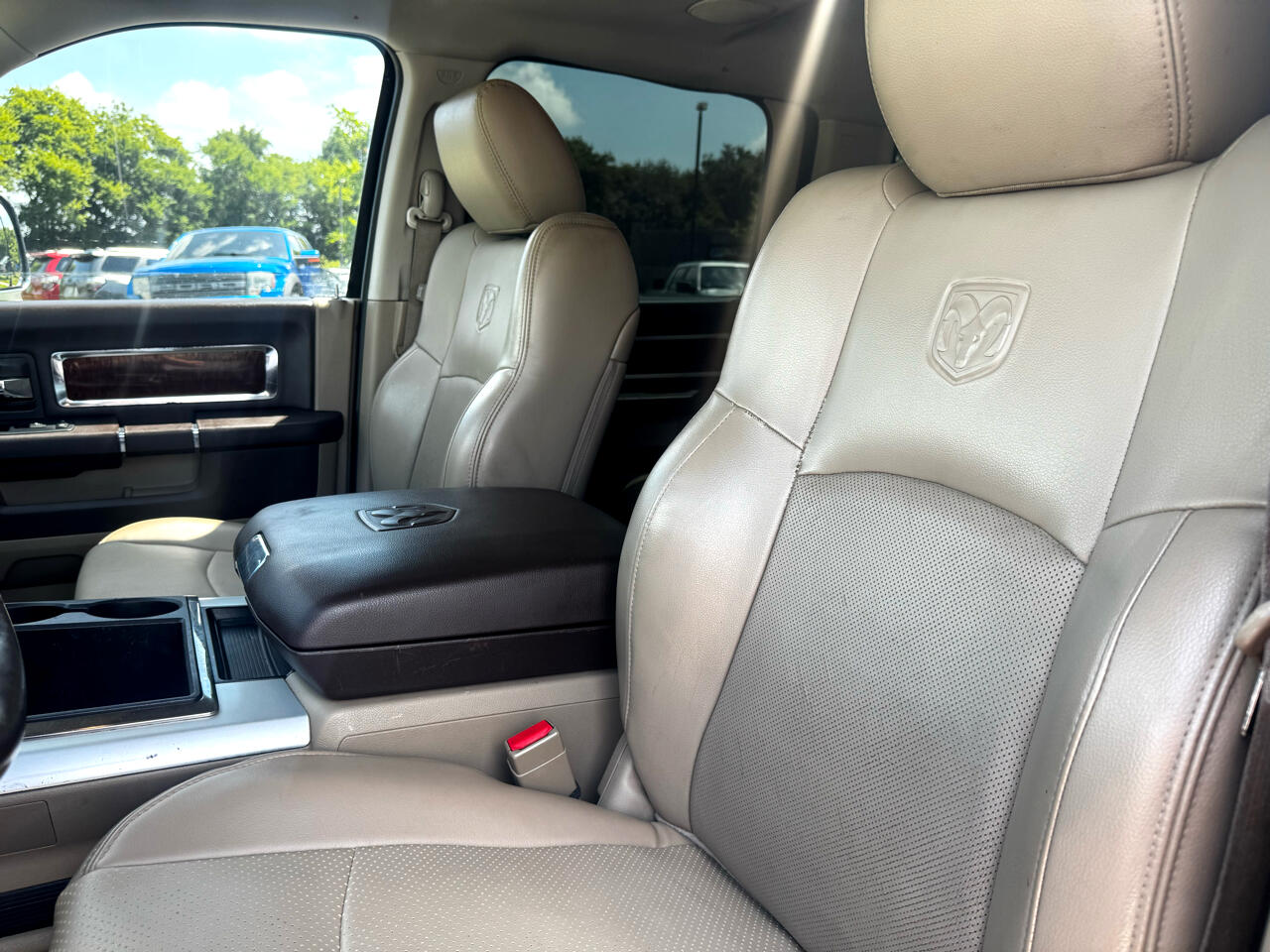 RAM 2500 4WD Crew Cab 149" Laramie 2012 RAM 2500 4WD Crew Cab 149" Laramie 2012