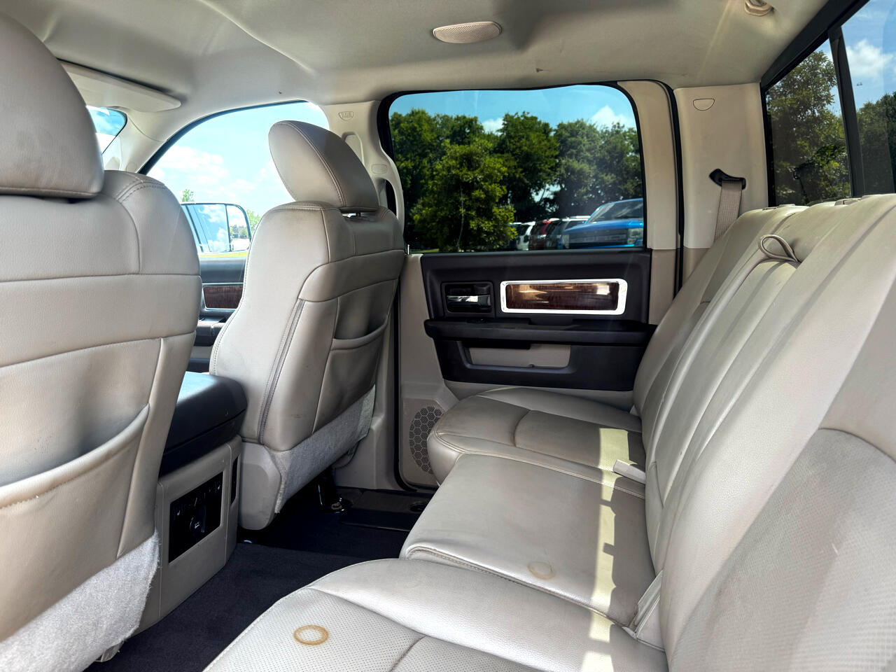 RAM 2500 4WD Crew Cab 149" Laramie 2012 RAM 2500 4WD Crew Cab 149" Laramie 2012