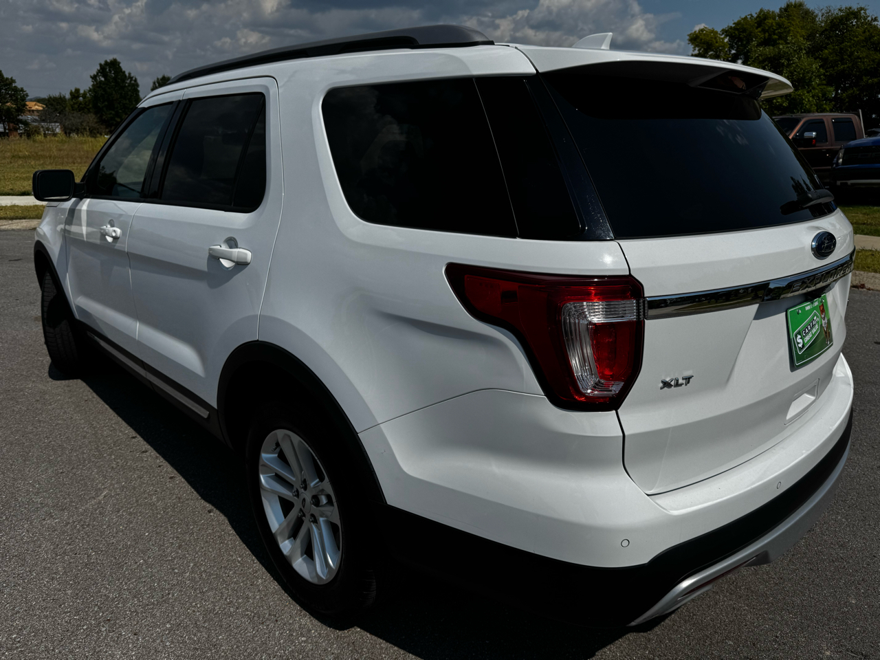 2016 Ford Explorer XLT photo 3