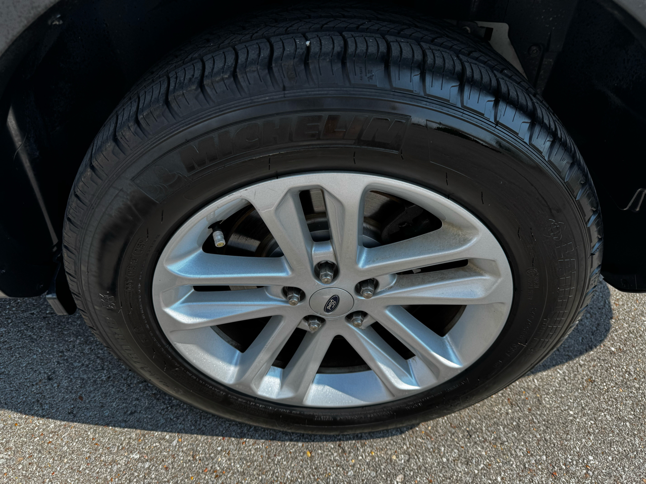 2016 Ford Explorer XLT photo 4