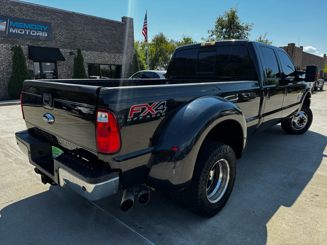 2013 Ford F-350 Lariat photo 3