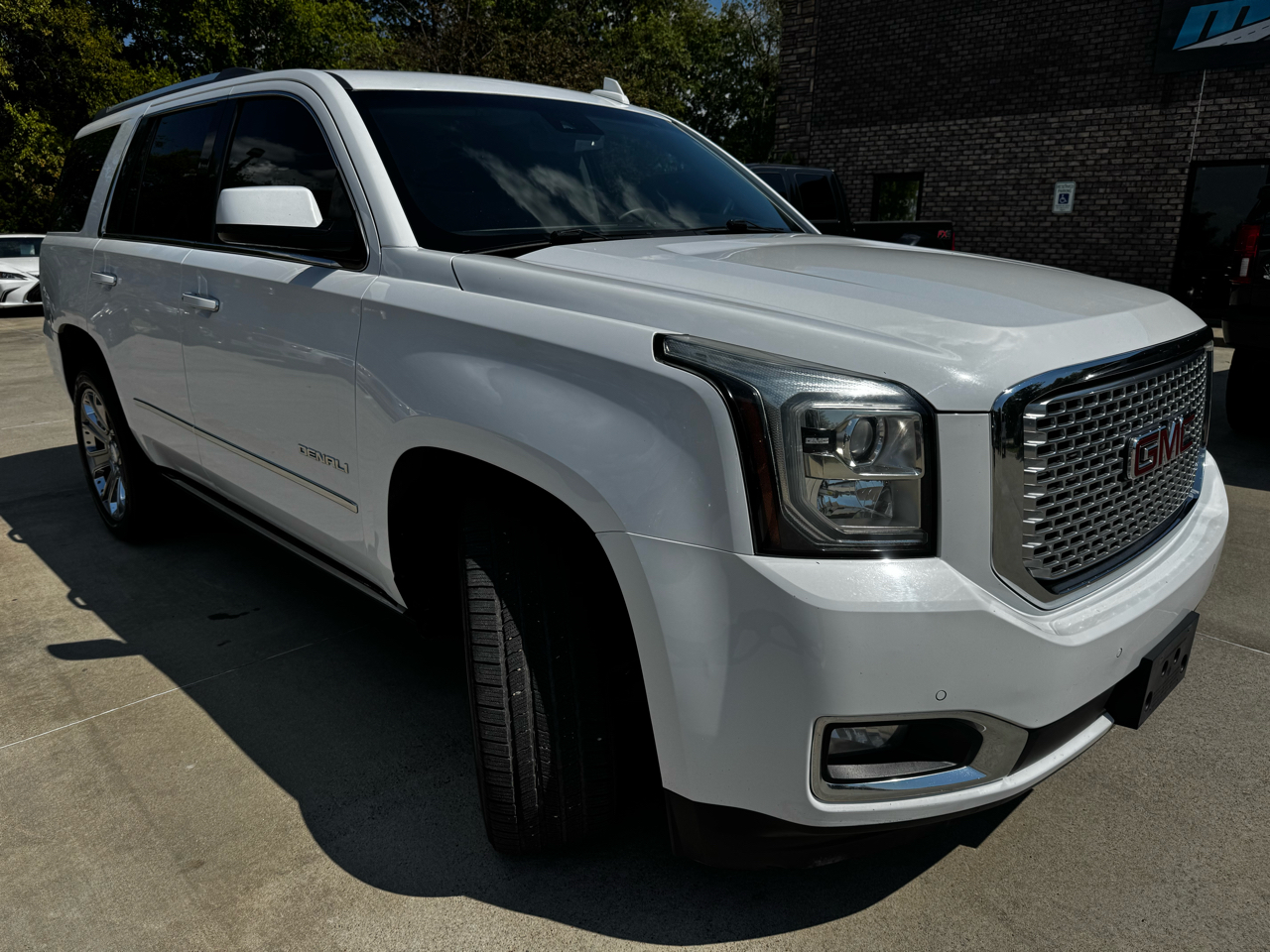 GMC Yukon 2WD 4dr Denali 2017 GMC Yukon 2WD 4dr Denali 2017