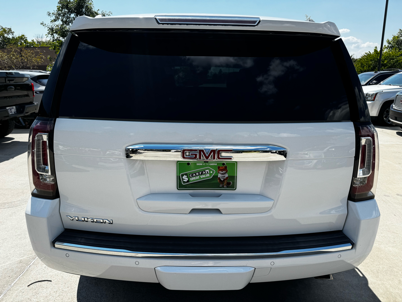 GMC Yukon 2WD 4dr Denali 2017 GMC Yukon 2WD 4dr Denali 2017