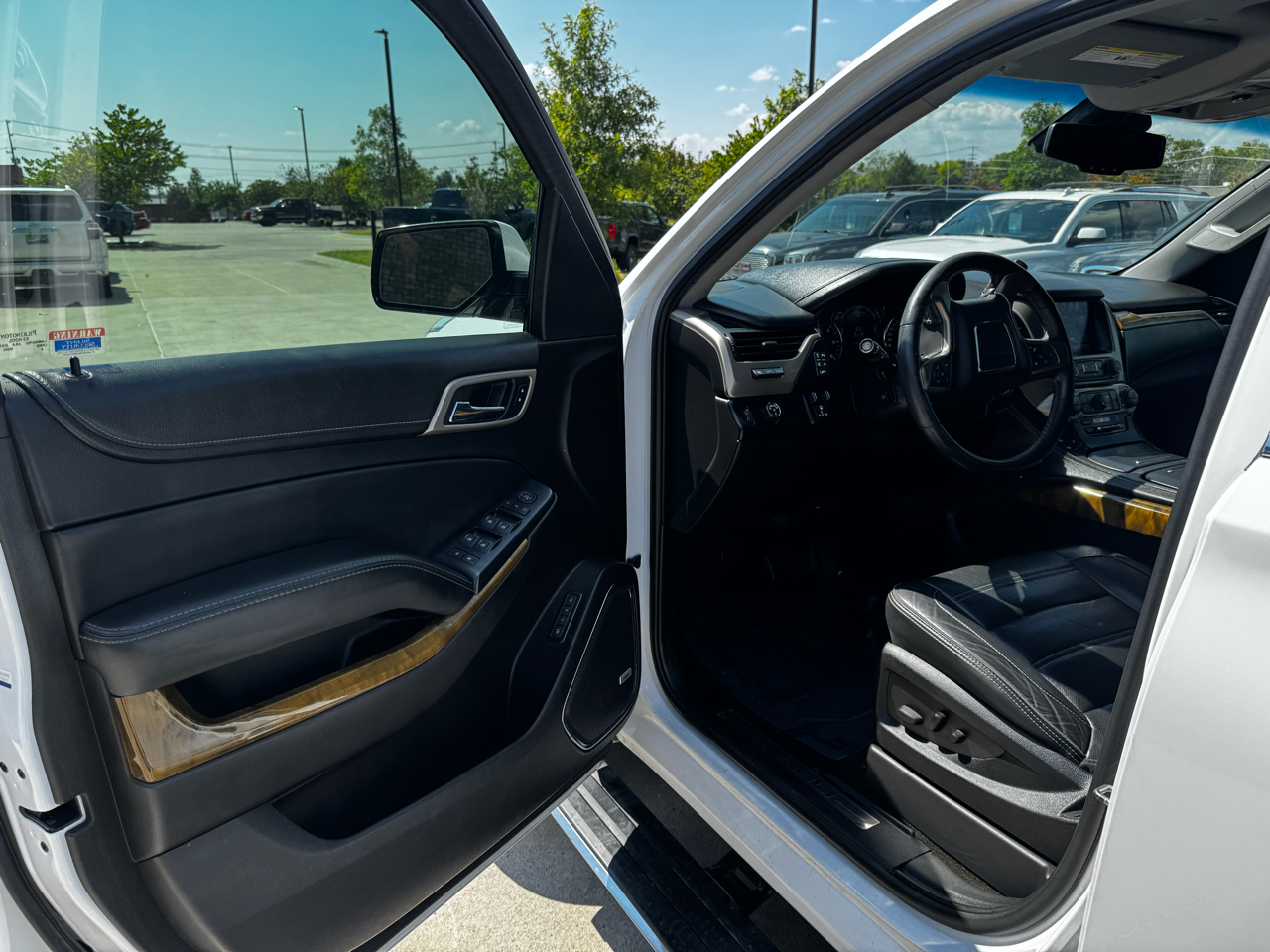 GMC Yukon 2WD 4dr Denali 2017 GMC Yukon 2WD 4dr Denali 2017