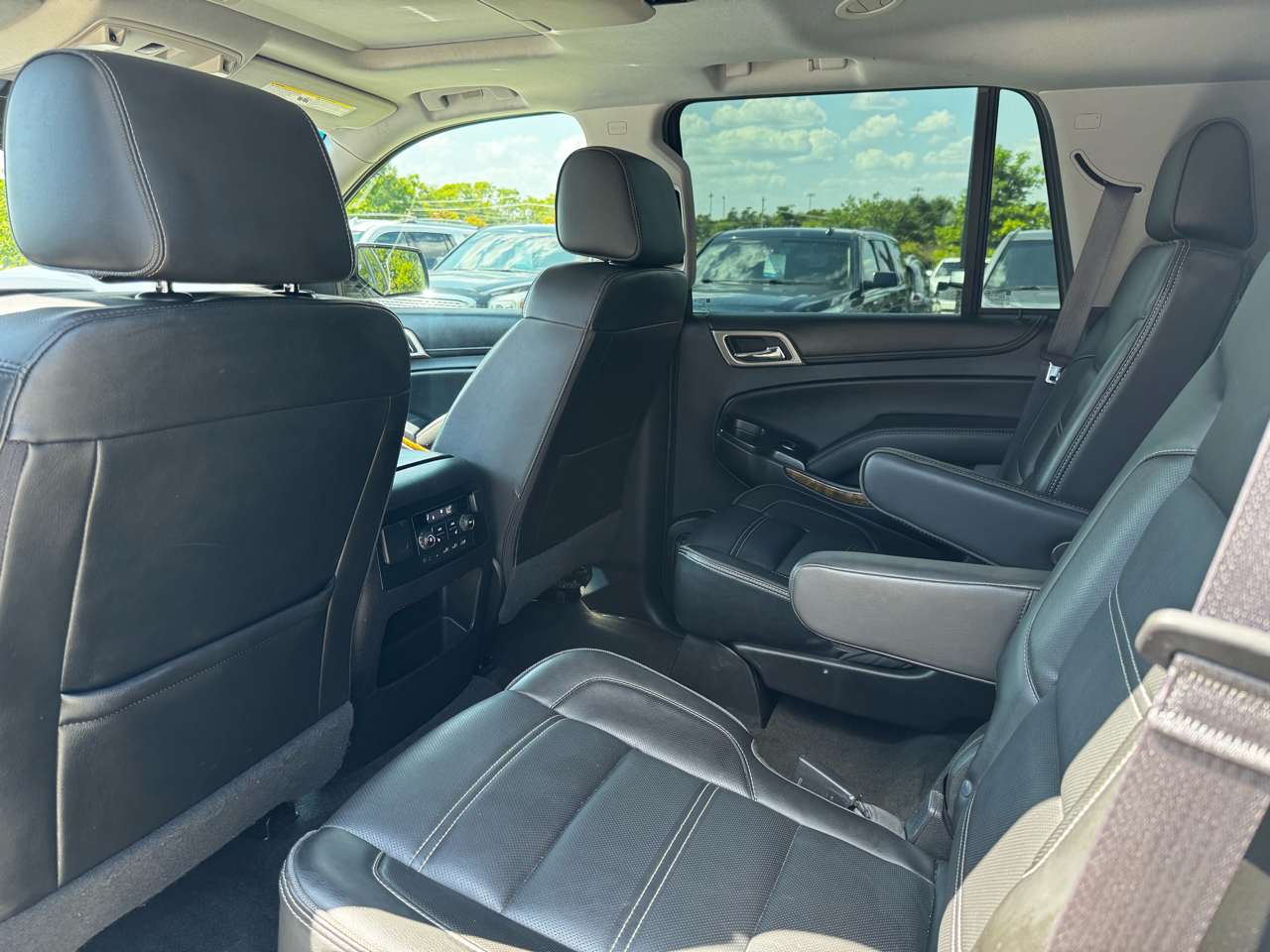 GMC Yukon 2WD 4dr Denali 2017 GMC Yukon 2WD 4dr Denali 2017