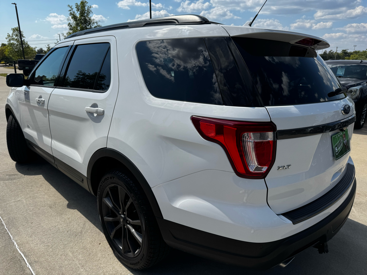 2018 Ford Explorer XLT photo 3