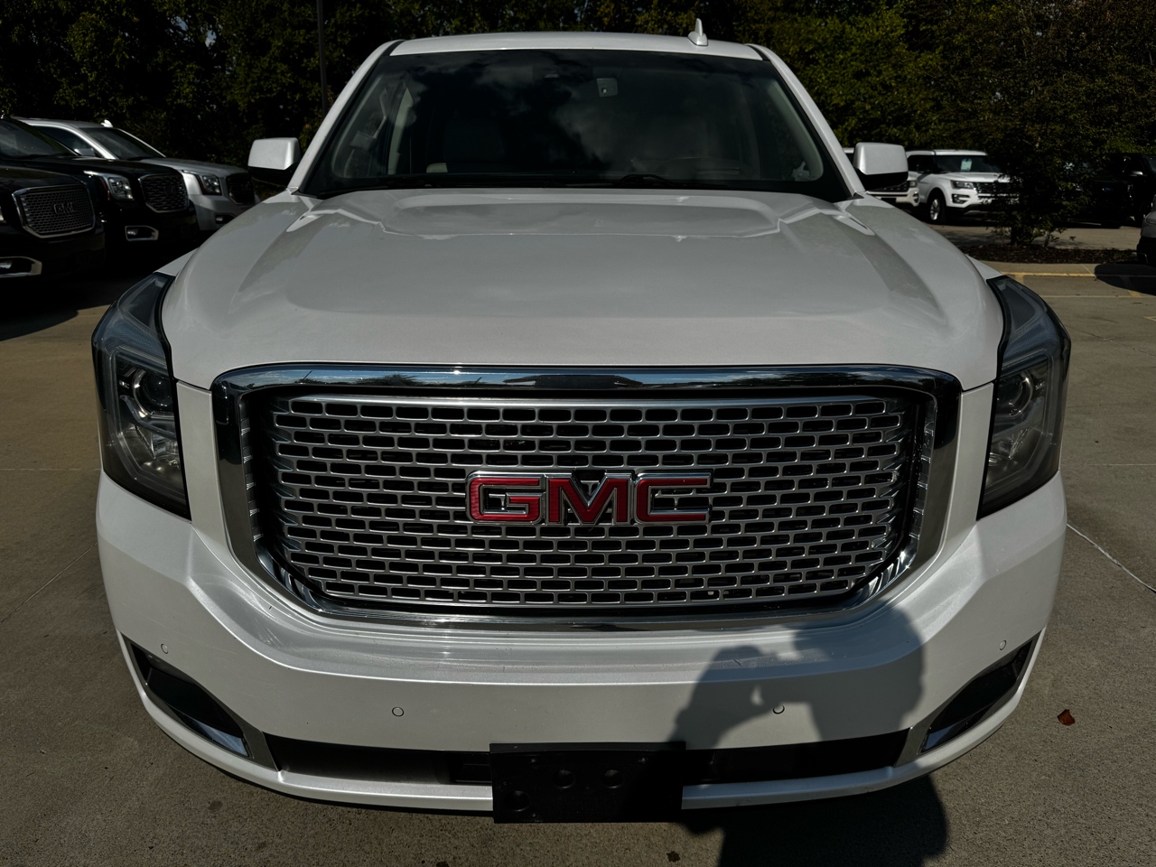 2017 Gmc Yukon Denali photo 2