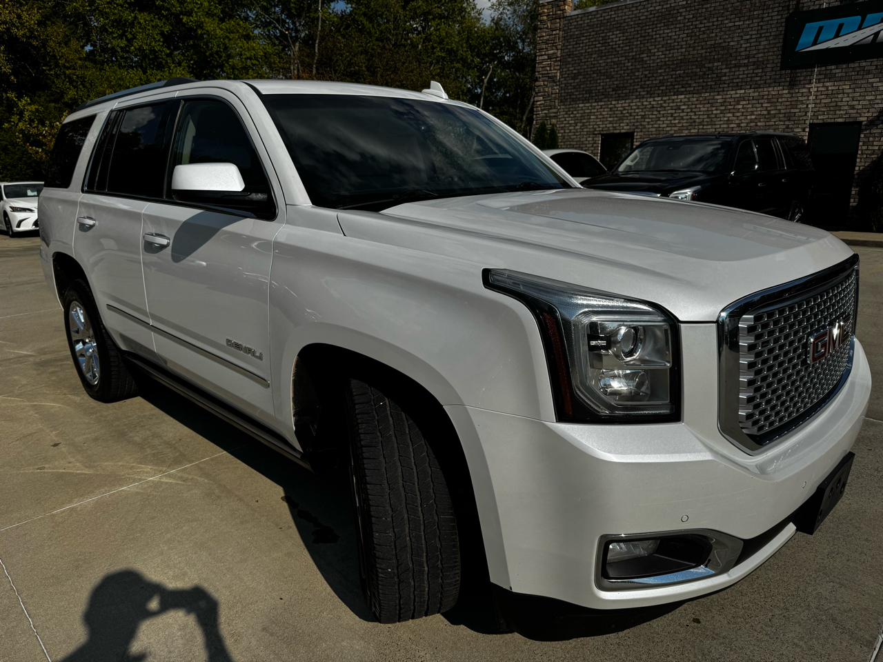 2017 Gmc Yukon Denali photo 3