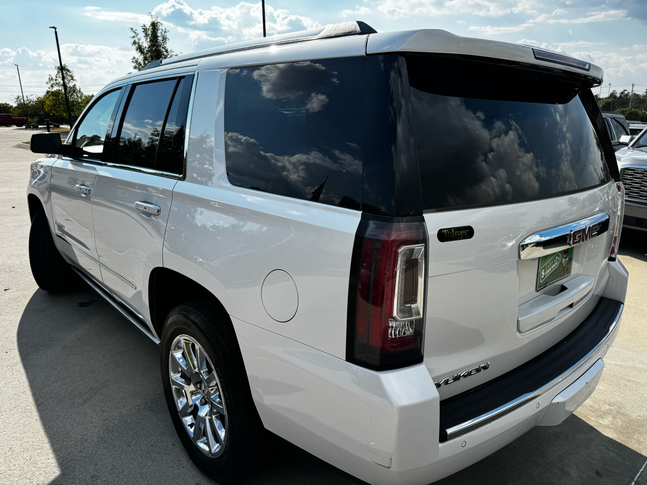 GMC Yukon 4WD 4dr Denali 2017 GMC Yukon 4WD 4dr Denali 2017