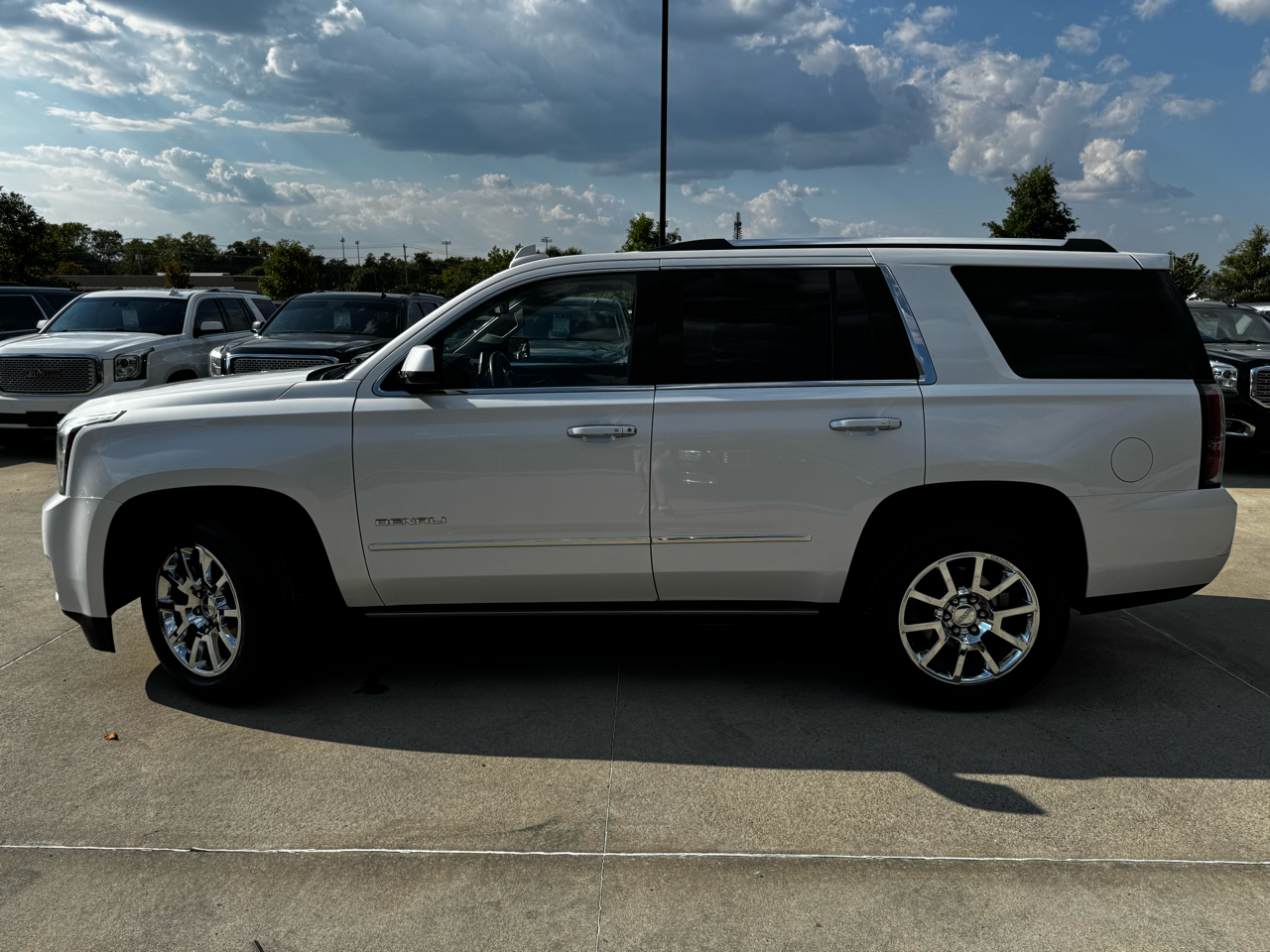 GMC Yukon 4WD 4dr Denali 2017 GMC Yukon 4WD 4dr Denali 2017