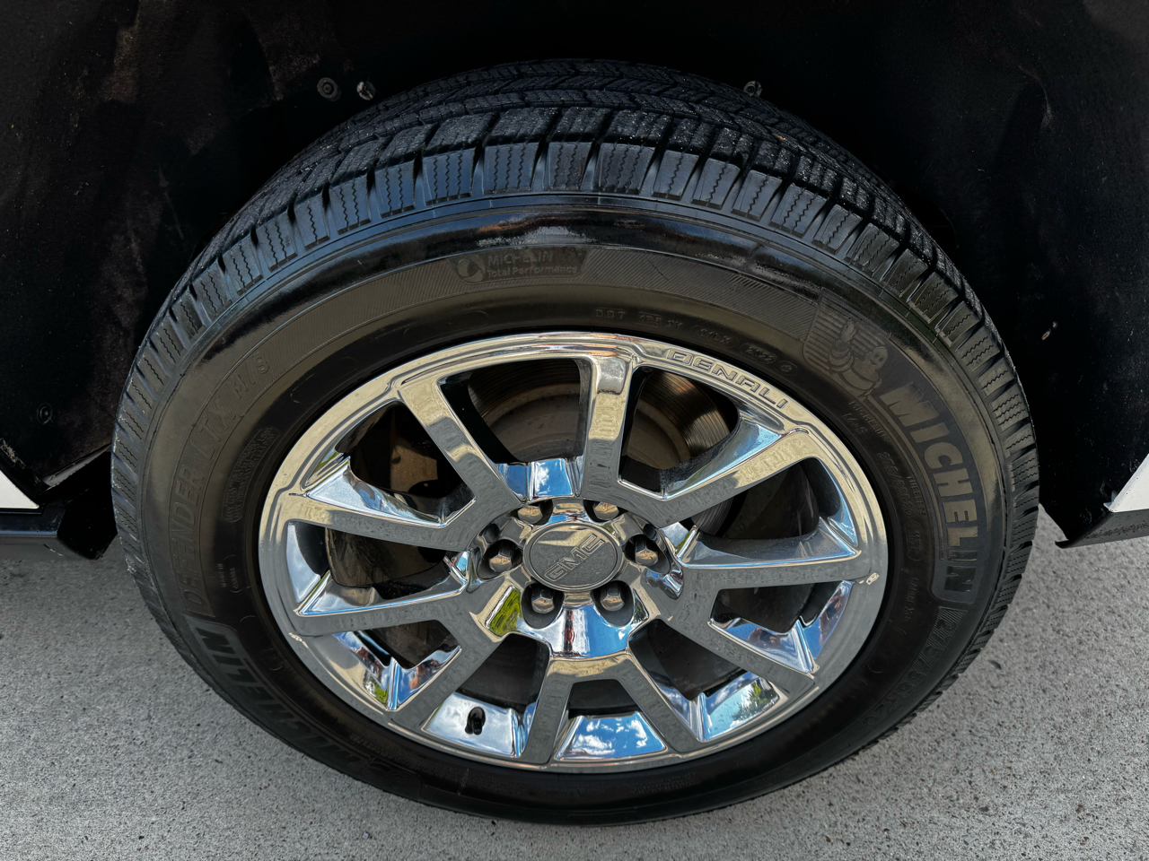 GMC Yukon 4WD 4dr Denali 2017 GMC Yukon 4WD 4dr Denali 2017